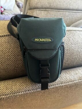 Promaster Camera Bag Green model 710HG Pockets Secure closure